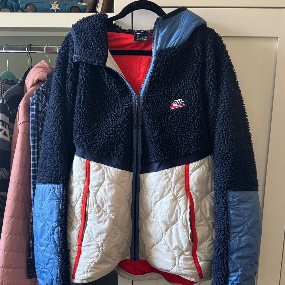 Nike Navy Sherpa Jacket with Light Blue, White & Red Accents - Picture 1 of 9